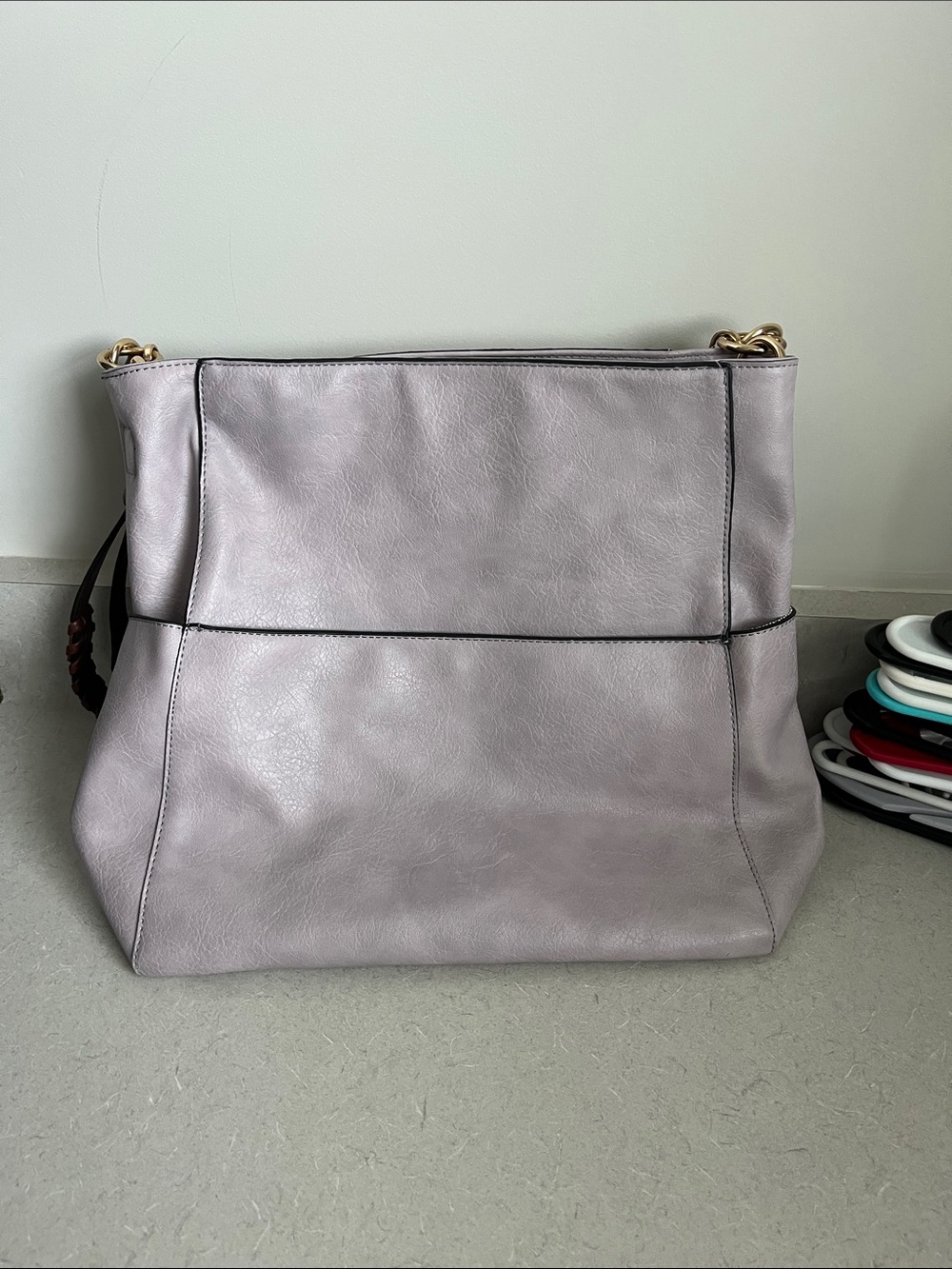 Leather Shoulder Tote Bag in Light Lavender Gray